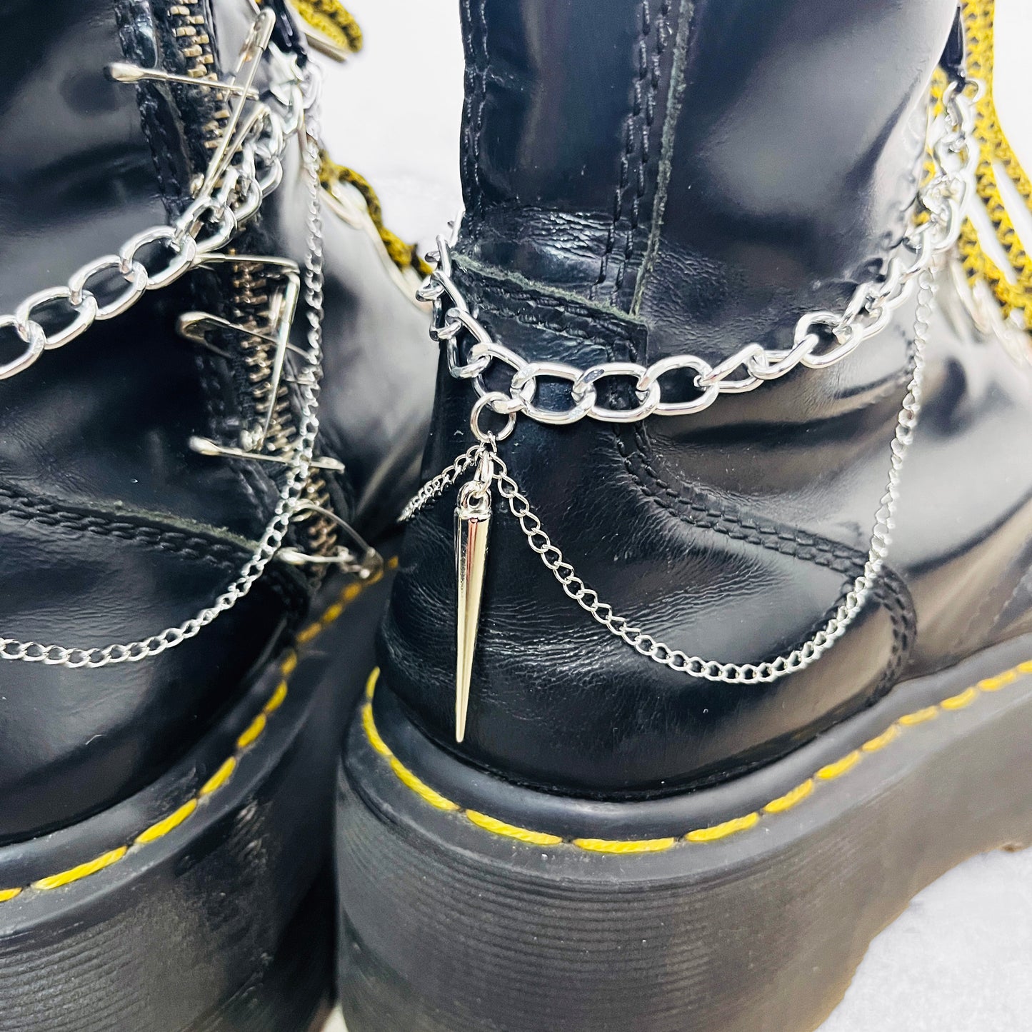 Royalty Boot Chain